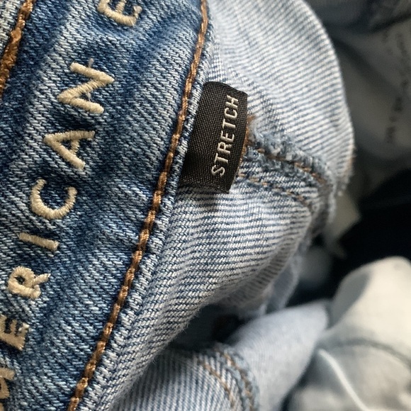 American Eagle Outfitters Mom Jeans size 6 long light wash high waist - Picture 5 of 14